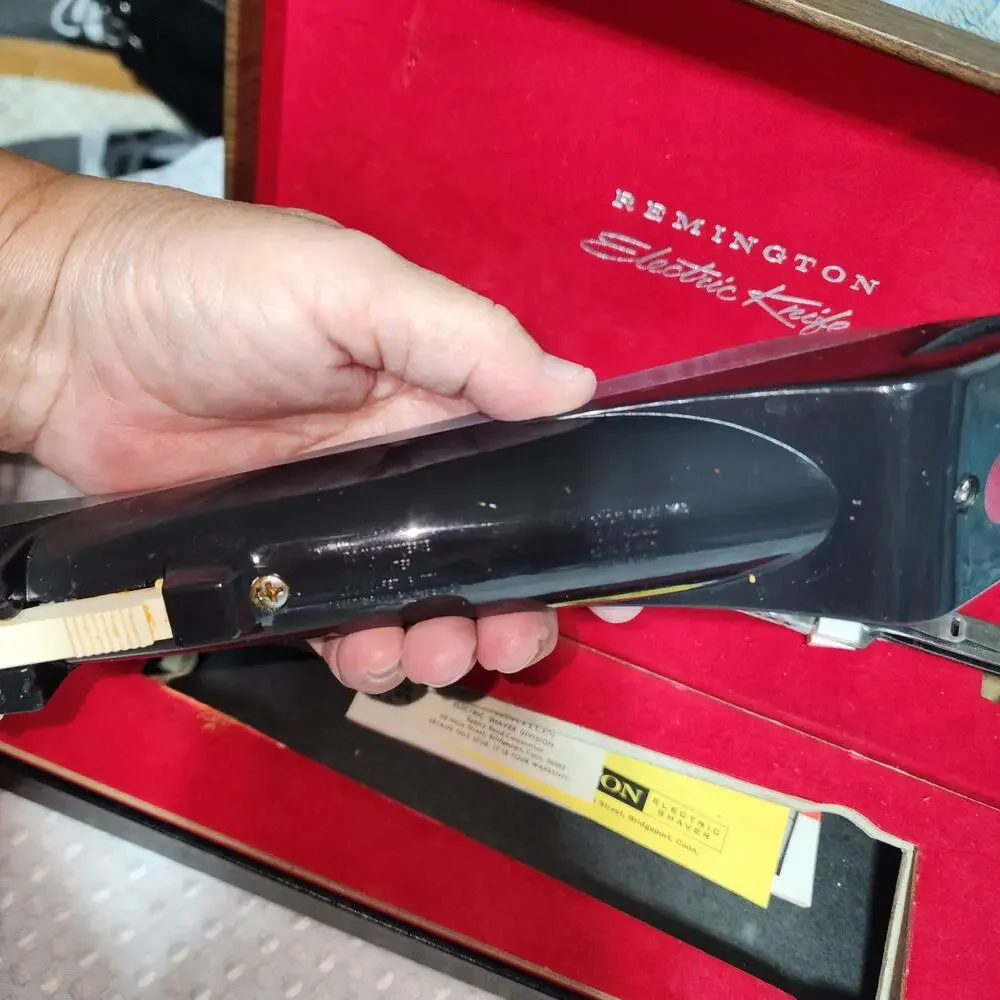 VINTAGE REMINGTON ELECTRIC KNIFE